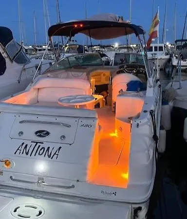 Botel Alquiler Vacacional Barco / Desayuno Incluido *